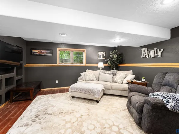 940 E Ryan Dr, Tea, SD 57064