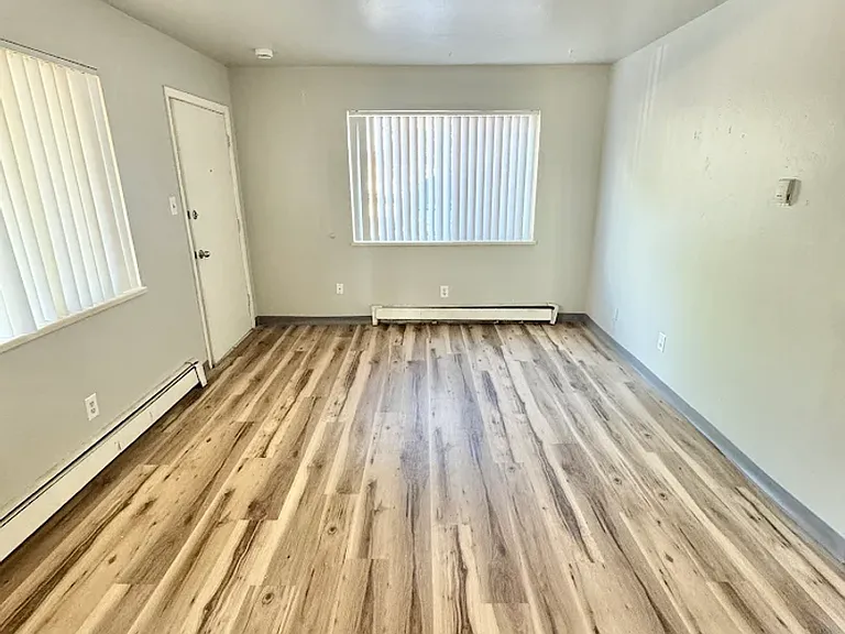 Aspen Creek Apartments — Photo 11