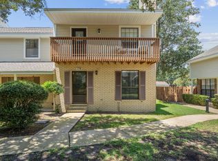 32 10th St APT B, Shalimar, FL 32579