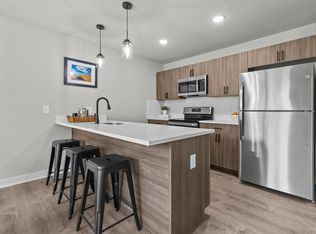Ivy Townhomes, South Lyon, MI 48178
