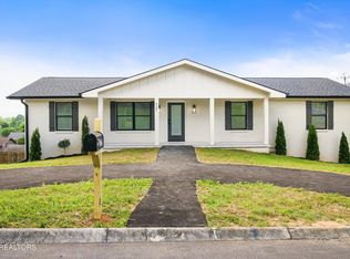 425 3rd St, Seymour, TN 37865