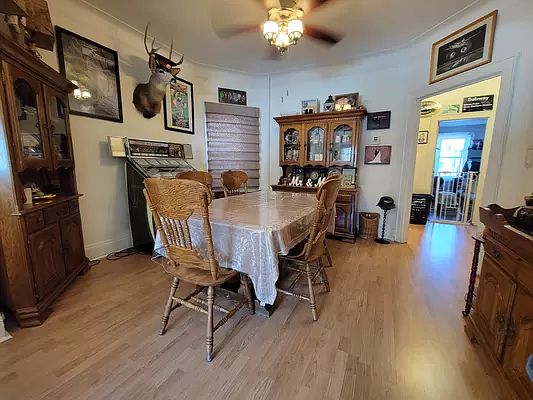 5th image of 5034 48th St