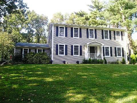 1st image of 5 Surrey Ln