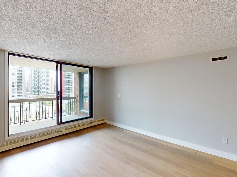 1001 13th Ave SW #940 — Photo 6