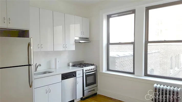 Rented by City Connections Realty | media 8