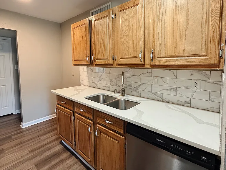 418 Woodcrest Way — Photo 5