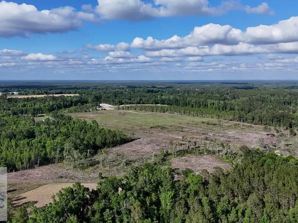 1 Kennedy Rd, Baxley, GA 31513