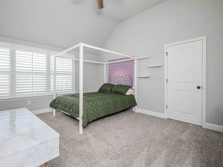 821 Lost Grove Trl — Photo 36