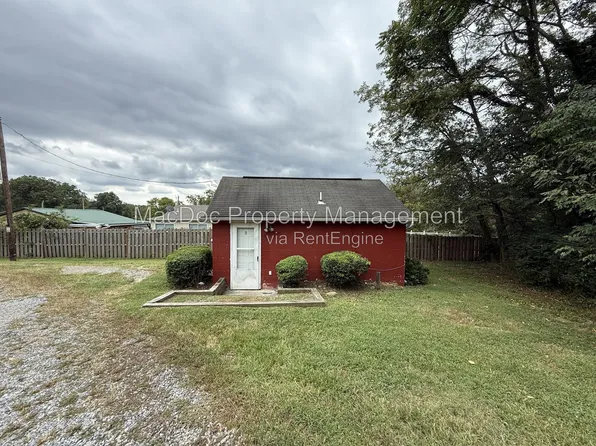 181 Truslow Rd, Fredericksburg, VA 22405