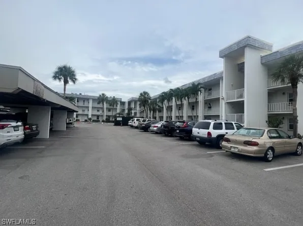 1724 Pine Valley Dr APT 120, Fort Myers, FL 33907