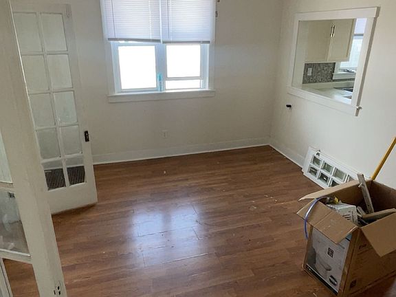 3rd image of 246 Hennepin St