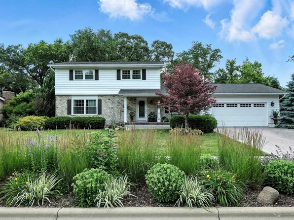900 Woodview Dr, Sun Prairie, WI 53590