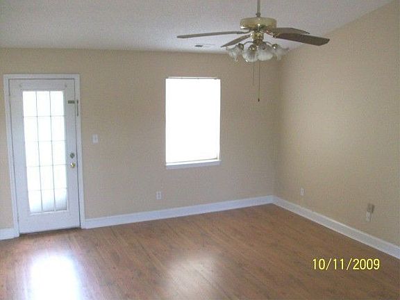 3rd image of 106 Silverstone Cir