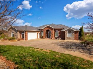 242 Virginia Dr, Makanda, IL 62958