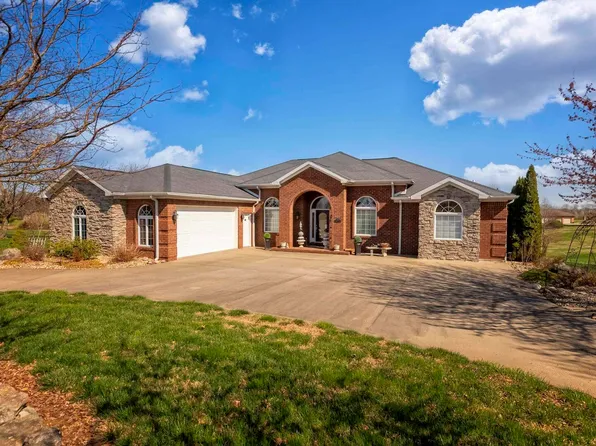 242 Virginia Dr, Makanda, IL 62958