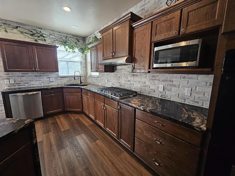21206 Tallman Ct — Photo 10