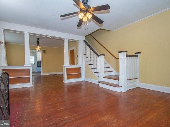 5th image of 1110 Stirling St