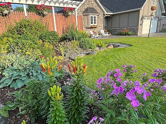 3rd image of 5703 Windmill Dr