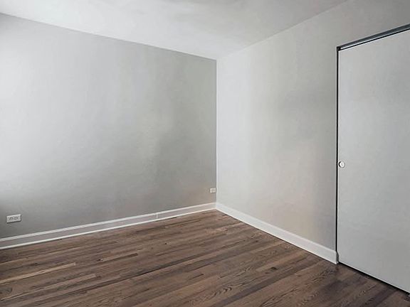 4th image of 424 W Belmont Ave #206