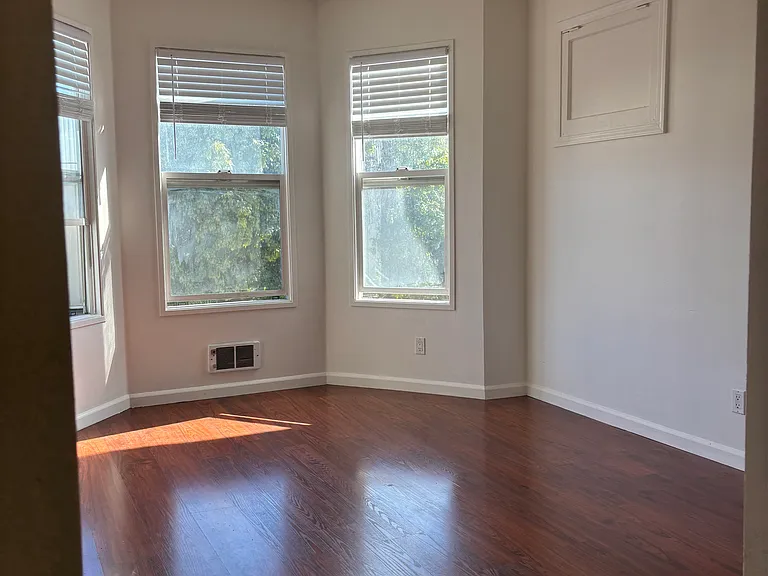 2445 Telegraph Ave #203 — Photo 5
