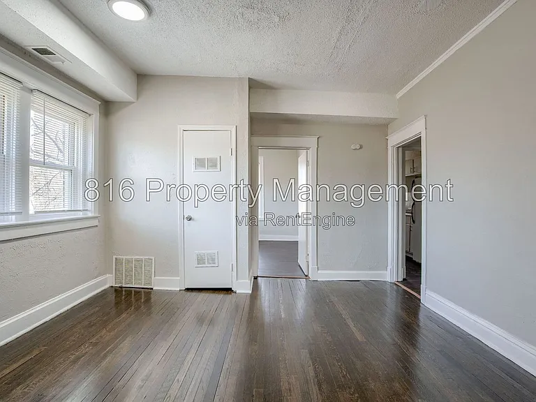 2416 E 22nd St #2W — Photo 7