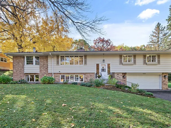 10025 Kingman Ln, Minnetonka, MN 55305