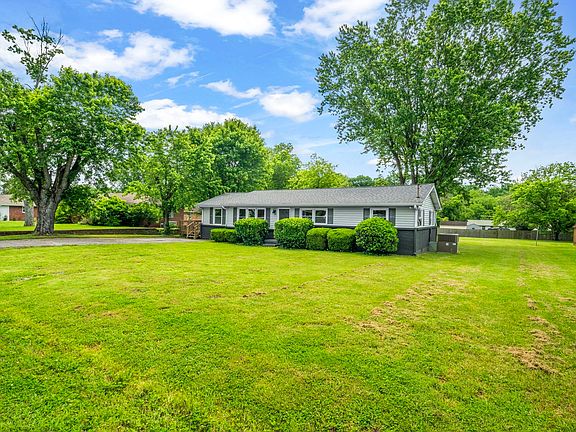 3rd image of 208 Lucien Dr