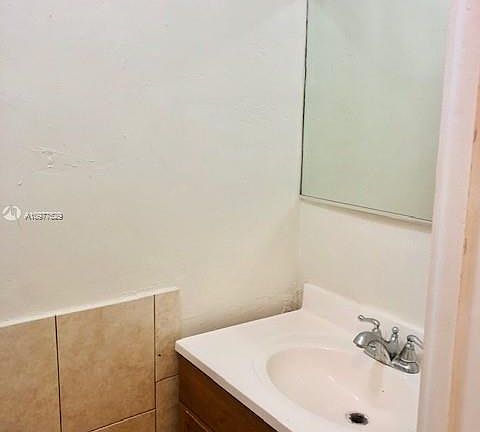 5th image of 4951 Ponce De Leon Blvd #0