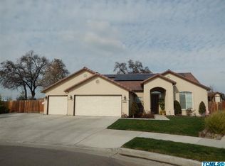 2446 N Silvervale Ct, Visalia, CA