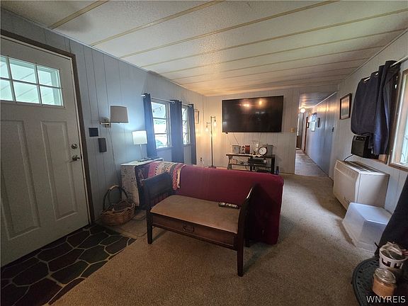 4th image of 38 Lakewood Vlg