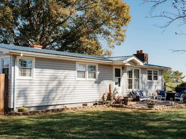 181 Cox Ford Rd, Ararat, NC 27007