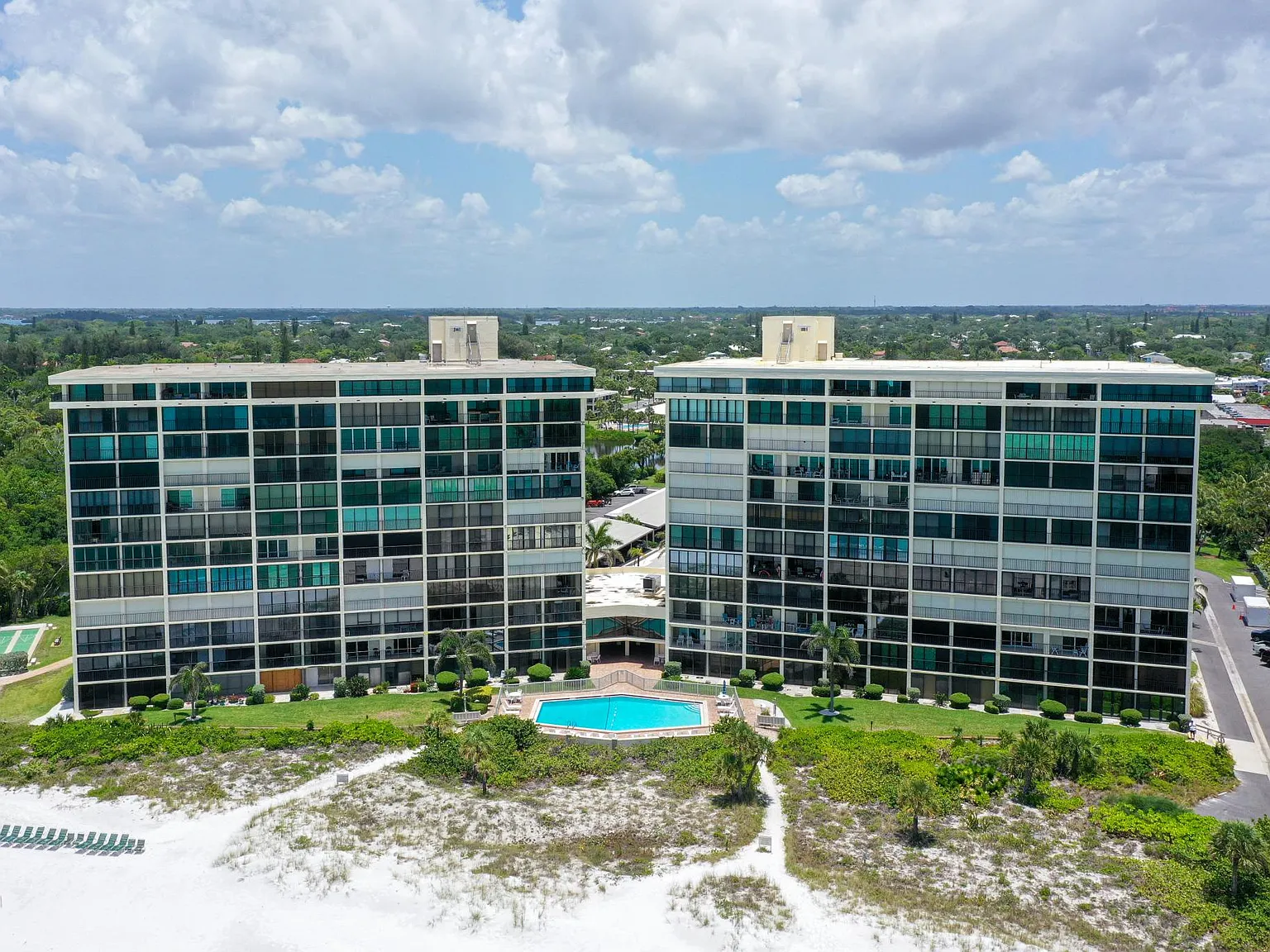 20 Whispering Sands Dr — Photo 3