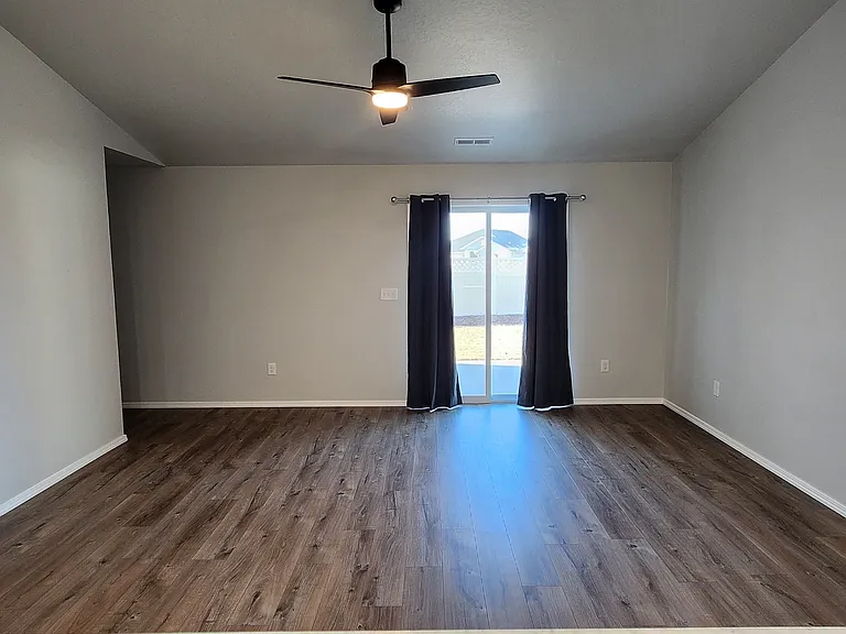409 Hildago Way — Photo 9