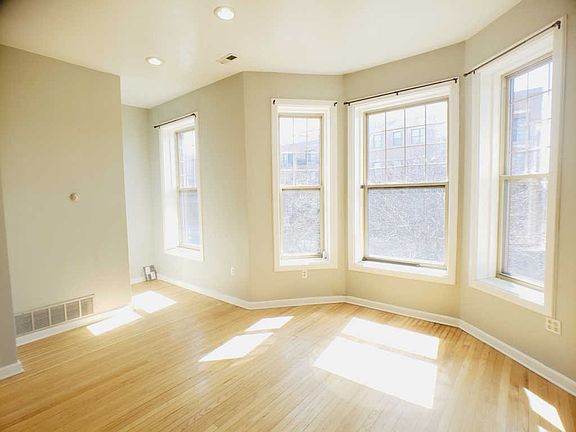4th image of 3136 W Fullerton Ave APT 3