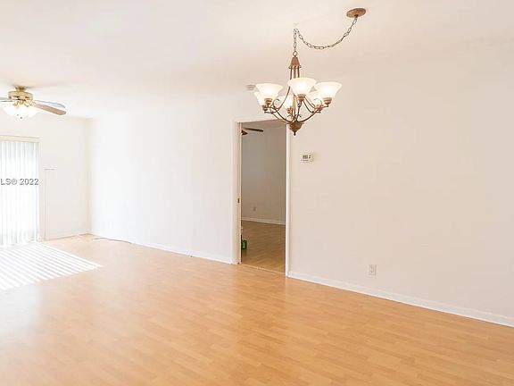 5th image of 1200 Mariposa Ave APT E204