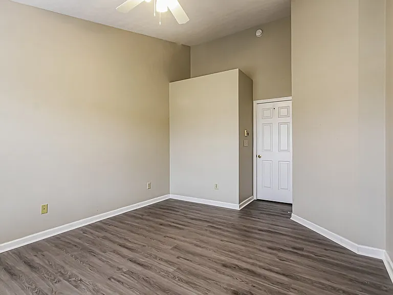 5384 Lakeside Manor Dr — Photo 12