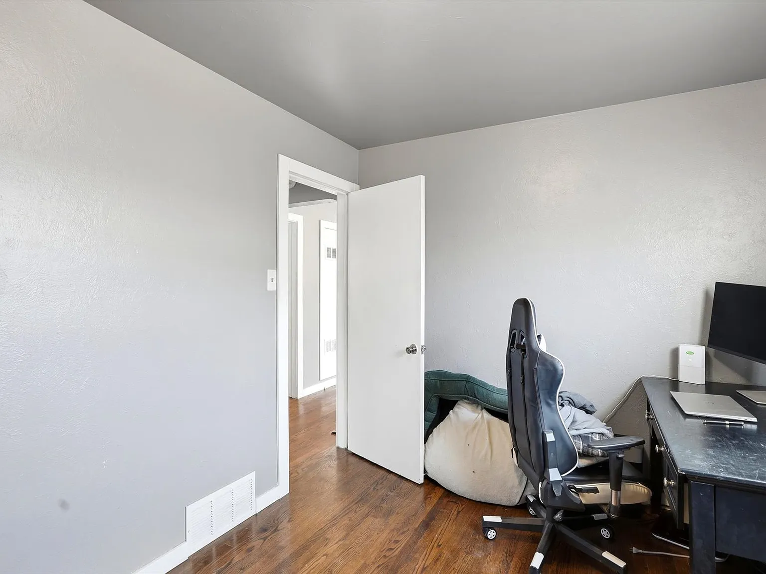 2 bed, 750 sqft, $1,950 — Photo 2