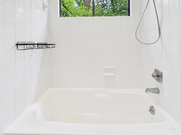 4409 Twisted Tree Dr — Photo 25