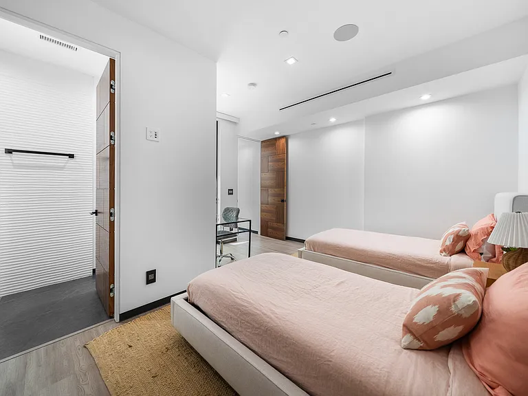 838 California Ave — Photo 5