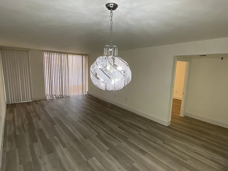 555 NE 15th St #33E — Photo 7