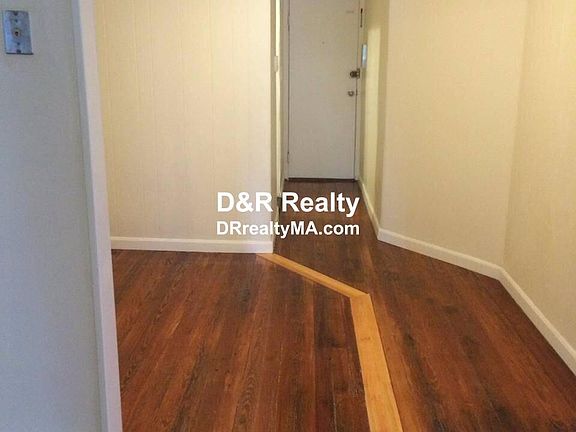 4th image of 78 Frankfort St #2R