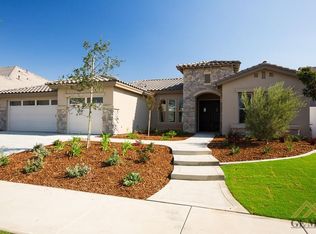 2924 Barrowby St, Bakersfield, CA 93311