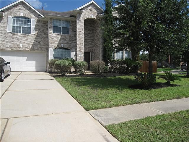 1st image of 2410 Pine Shadows Dr