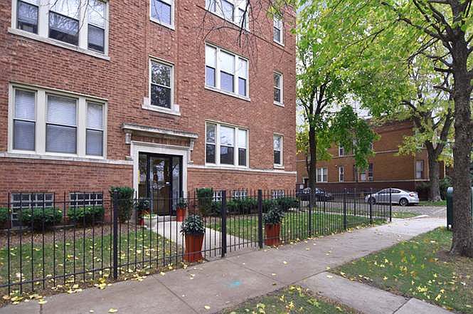 1st image of 3901 N Claremont Ave APT 1S