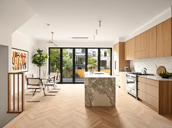 95 Monroe Street image 1 of 20