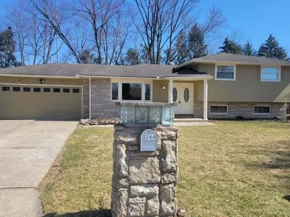 1344 Knollwood Dr E, Columbus, OH 43232