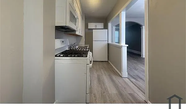 2 bed, 953 sqft, $1,300 — Photo 3