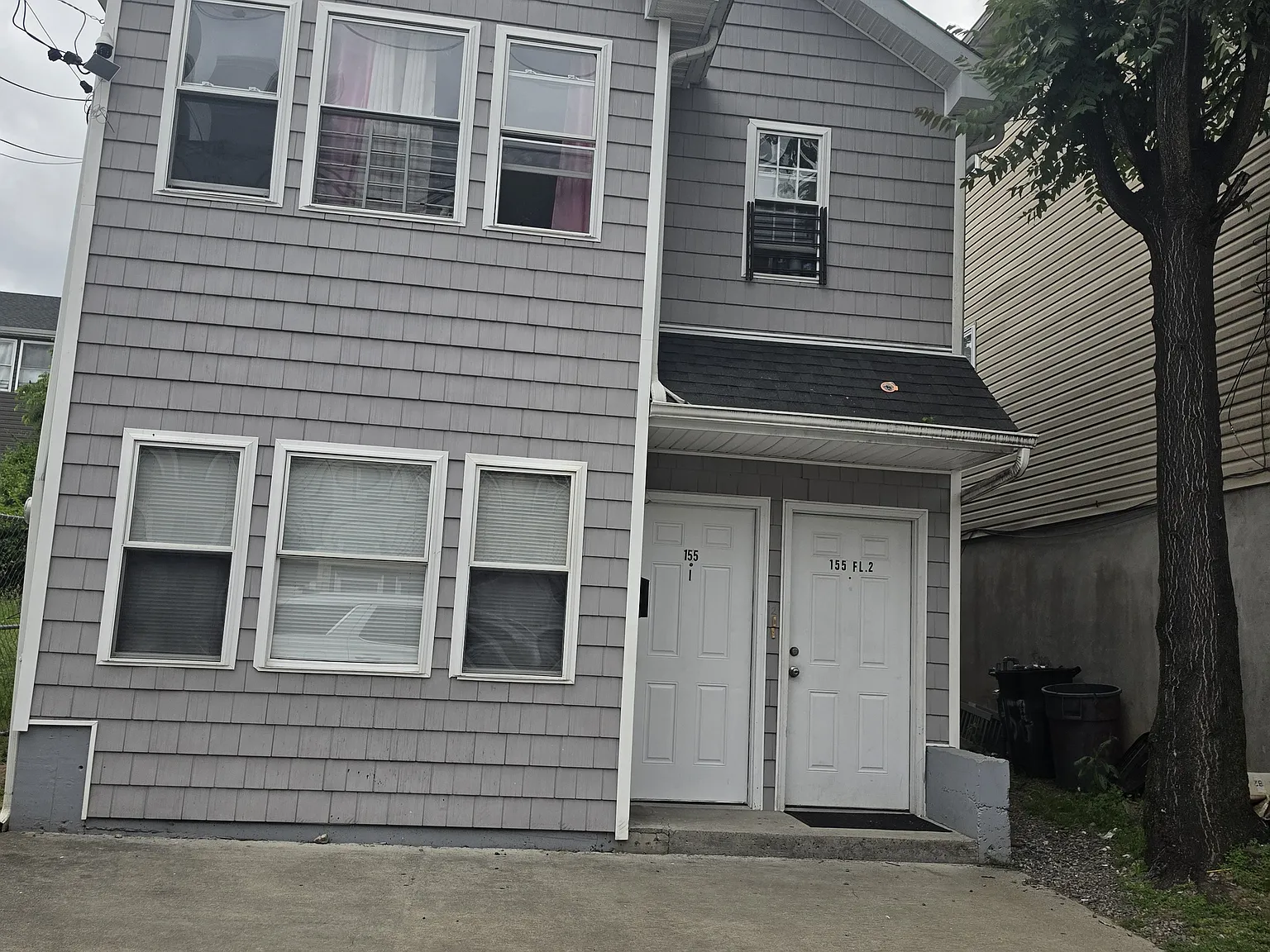 3 bed, $2,400 — Photo 1