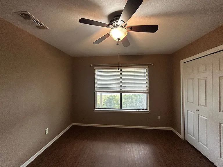 826 Timber Dr — Photo 37