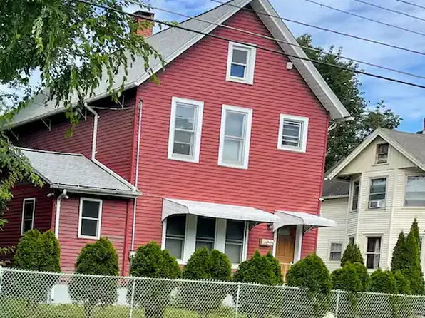 34 Franklin St, Port Jervis, NY 12771